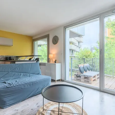 Near Metro With Parking & Balconies Apartment *